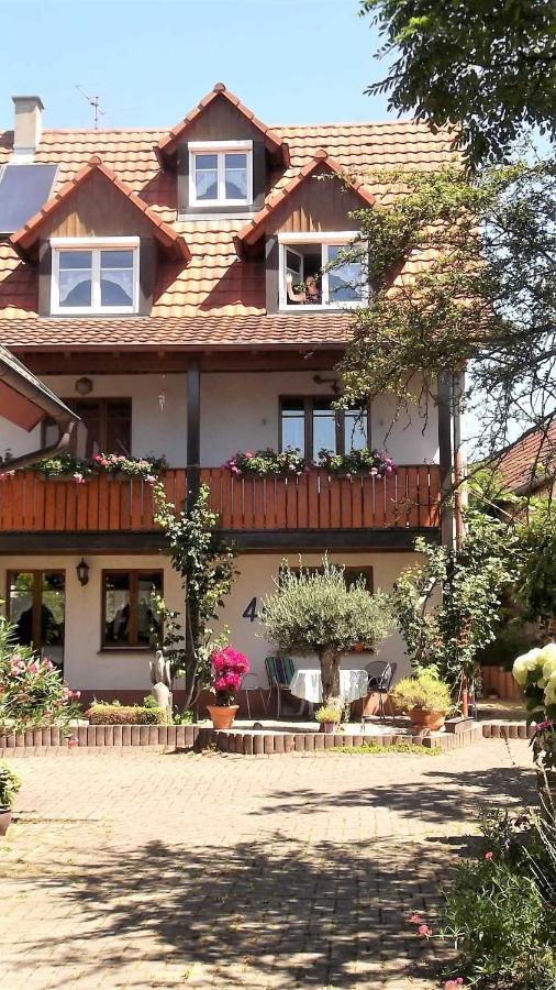 Galerie Über den Gärten Herbolzheim Exterior foto