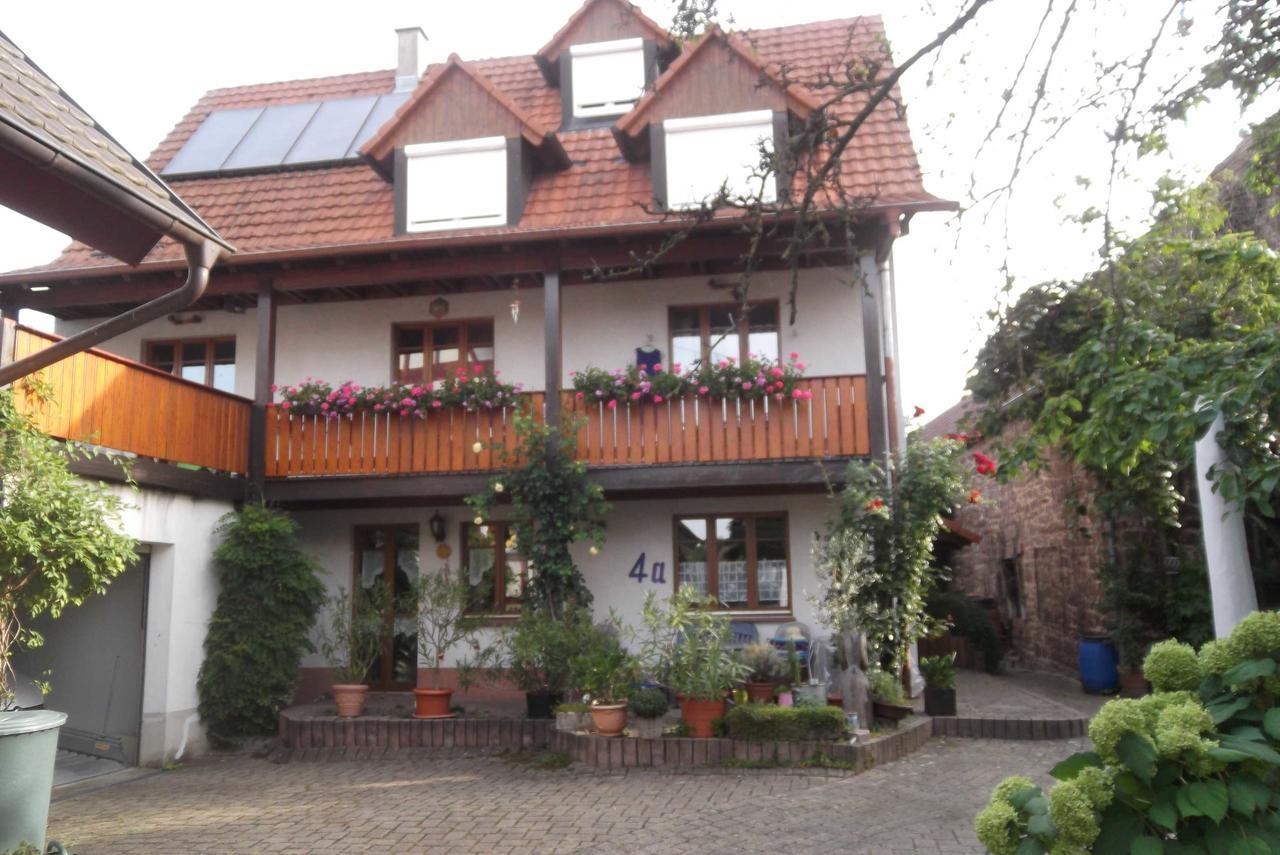 Galerie Über den Gärten Herbolzheim Exterior foto